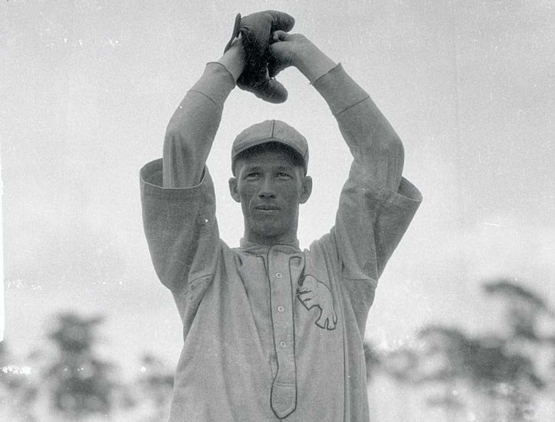 Robert Moses (Lefty) Grove in December 1931 Robert Moses (Lefty) Grove in December 1931