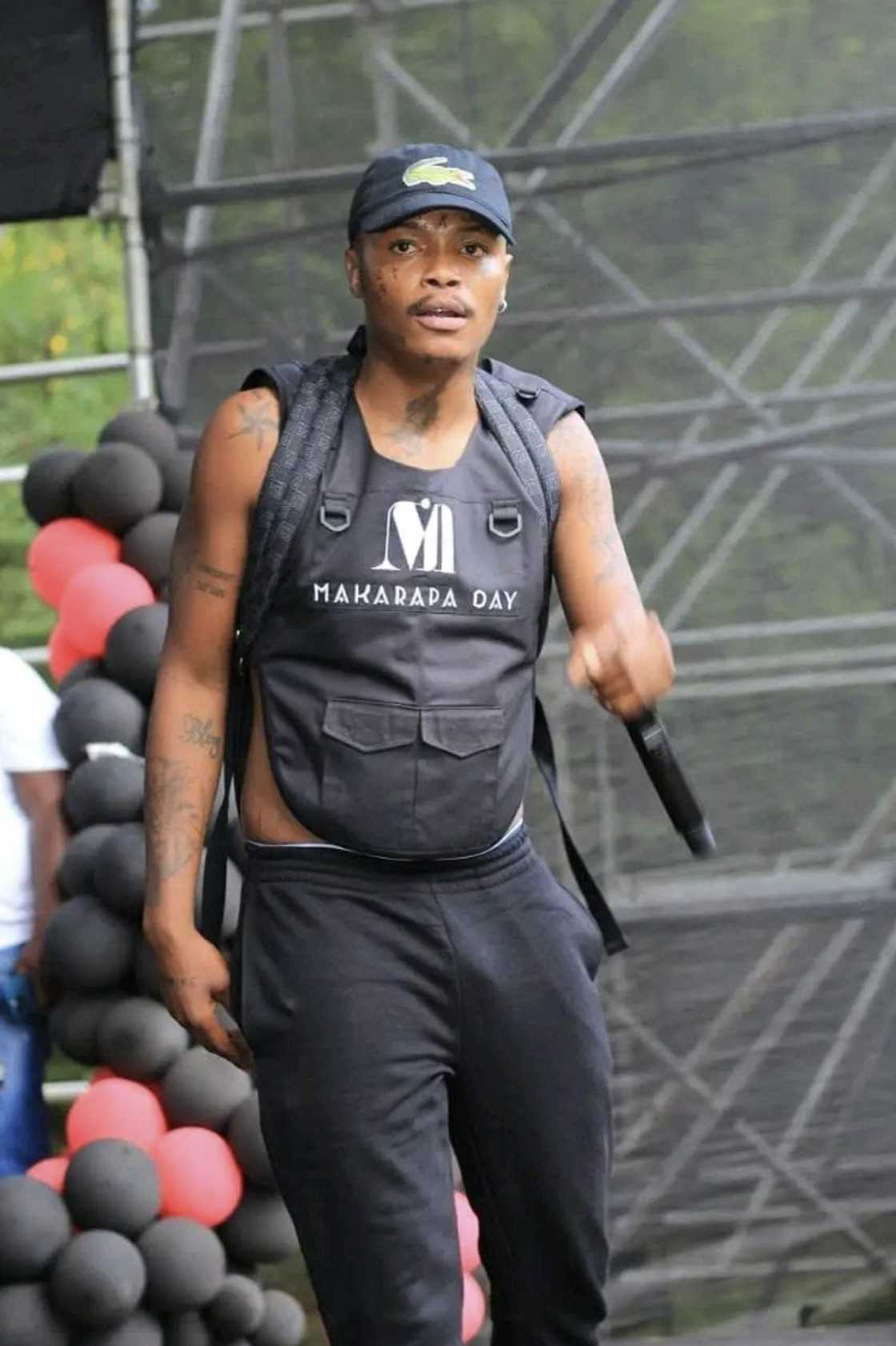Shebeshxt's picture was met with mixed reactions