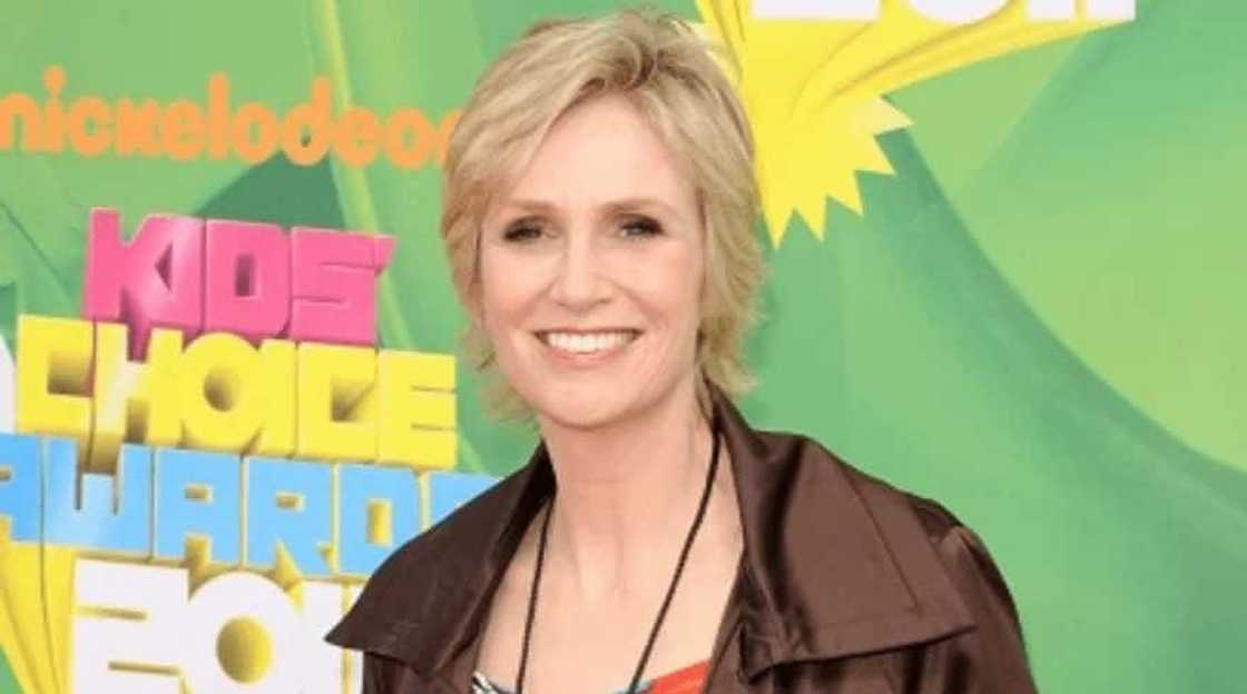 is jane sasso related to alec baldwin? is jane sasso related to alec baldwin?