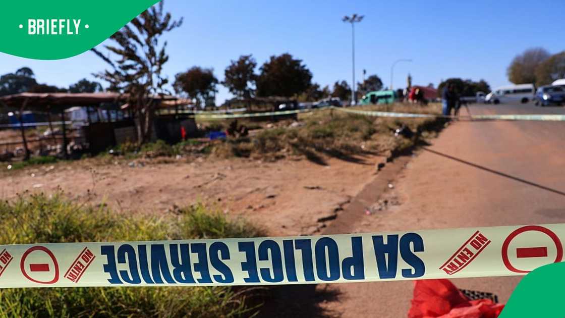 A police officer who held his mother and nephew hostage allegedly killed himself and his nephew A police officer who held his mother and nephew hostage allegedly killed himself and his nephew