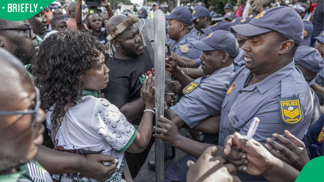 The Western Cape police have warned that those engaging in violent protests would face the might of the law