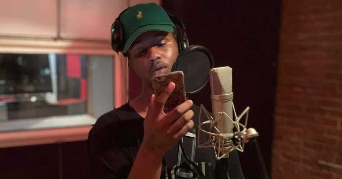 Emtee dabbles in a different genre and reveals he's working on an R&B/Trapsoul album Emtee dabbles in a different genre and reveals he's working on an R&B/Trapsoul album