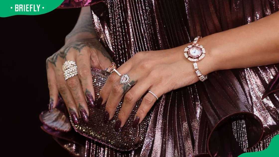 Rihanna's finger tattoo Rihanna's finger tattoo
