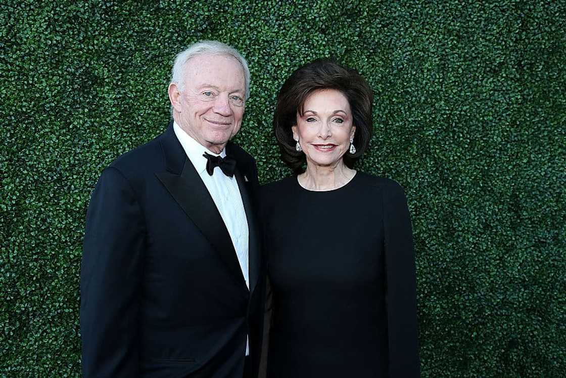 Jerry Jones' net worth