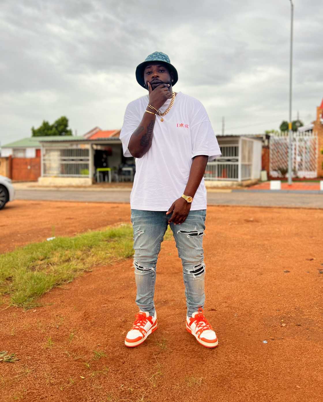 DJ Maphorisa was captured dancing with a group of Maskandi artists DJ Maphorisa was captured dancing with a group of Maskandi artists