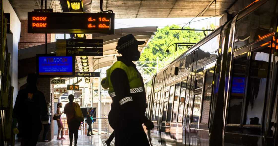 Gautrain, City of Tshwane, Hatfield, Municipality, Electricity, Water, Disconnections, Government, Foreign embassies, South African National Defence Force, SANDF, Navy Gautrain, City of Tshwane, Hatfield, Municipality, Electricity, Water, Disconnections, Government, Foreign embassies, South African National Defence Force, SANDF, Navy