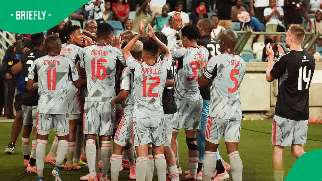 Orlando Pirates, Betway Premiership, Mamelodi Sundowns.