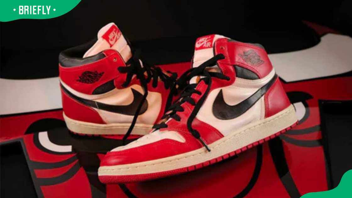 Game-worn Air Jordan 1 “Broken Foot Game” Game-worn Air Jordan 1 “Broken Foot Game”