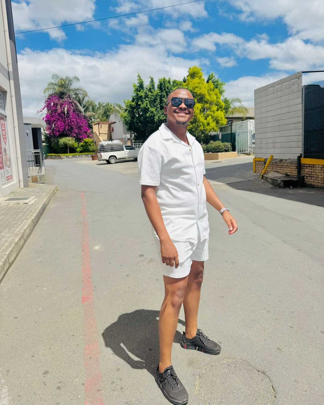 Social media users complimented a Xhosa traditional attires shared in a video online Social media users complimented a Xhosa traditional attires shared in a video online