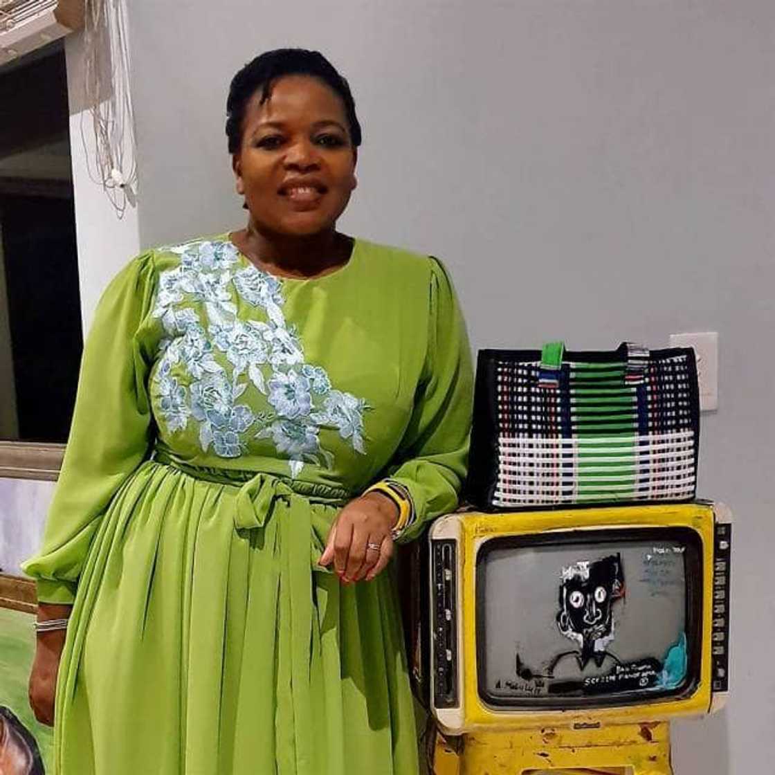 Florence Masebe bio Florence Masebe bio
