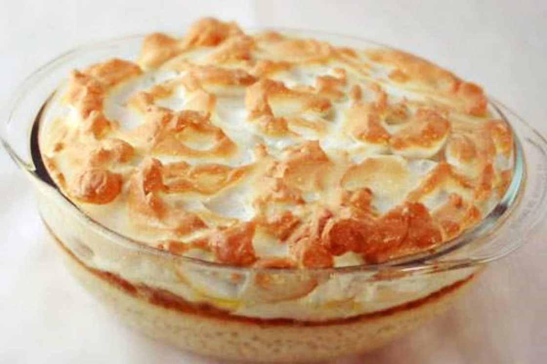 Sago poeding resep: met meringue of met kondensmelk. Gebak en ongebakte resepte