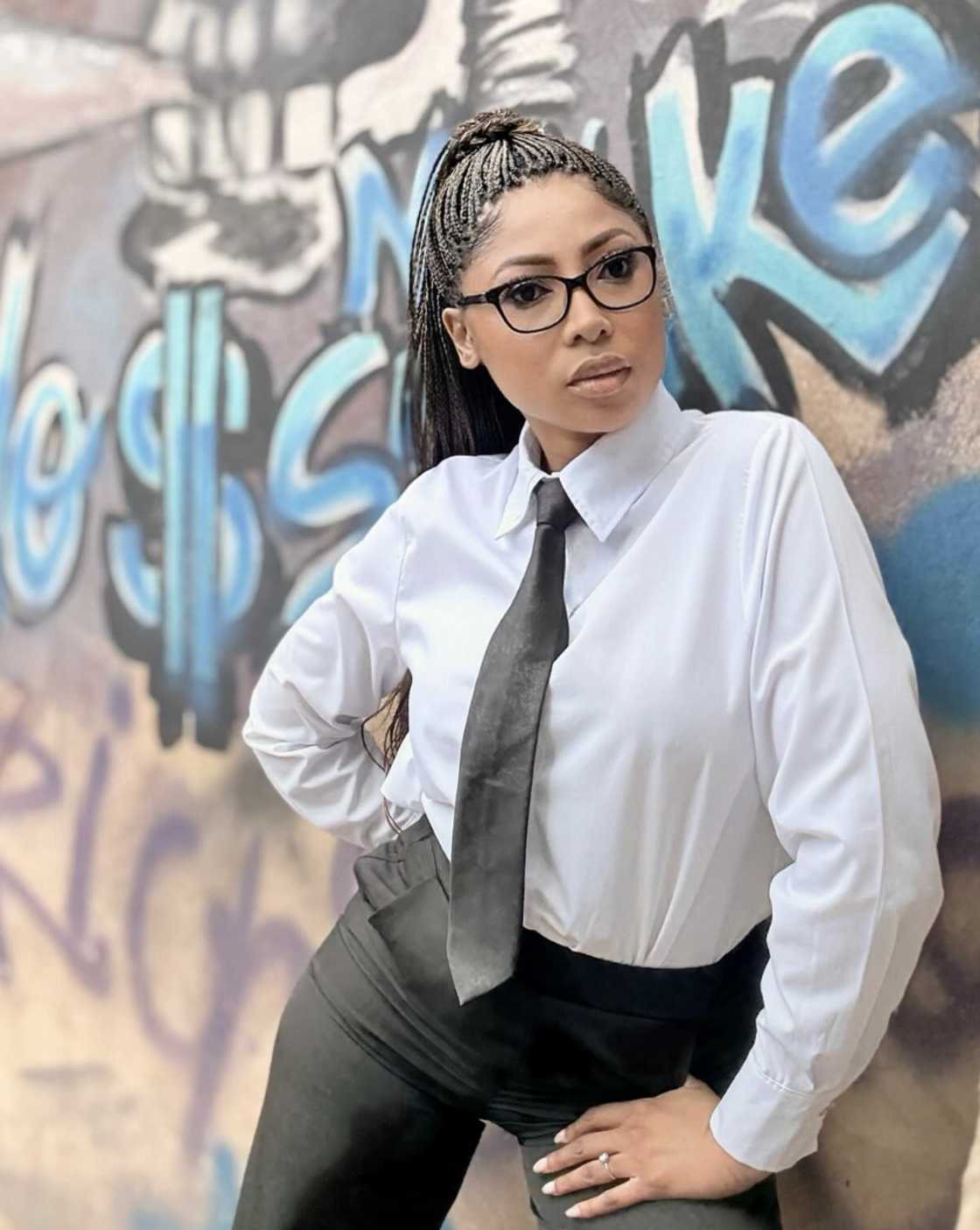 Social media users claim Enhle Mbali "fumbled" Black Coffee Social media users claim Enhle Mbali "fumbled" Black Coffee