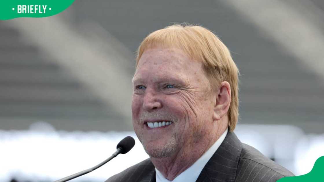 Mark Davis' wife's name