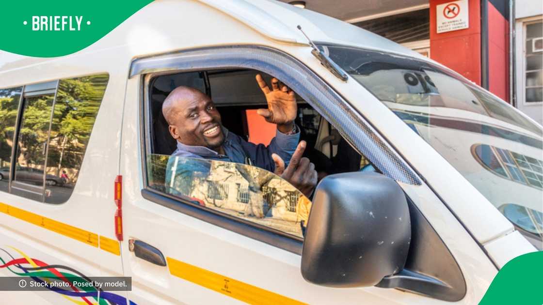 Taxi driver supports girlfriend Taxi driver supports girlfriend