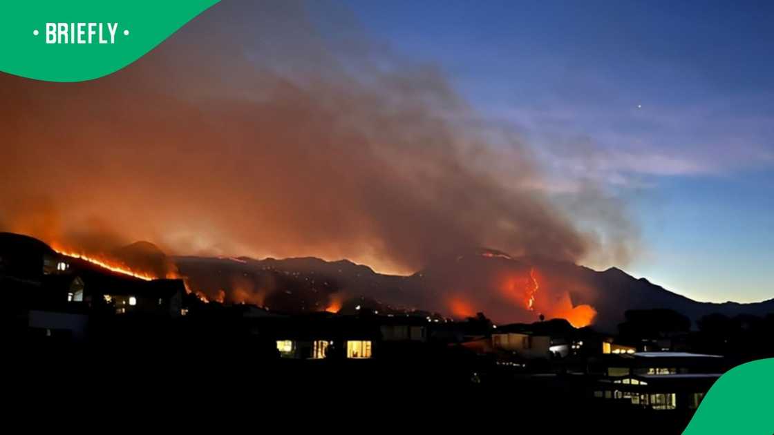 A fire broke out on Table Mountain and hundreds of residents were evacuated A fire broke out on Table Mountain and hundreds of residents were evacuated