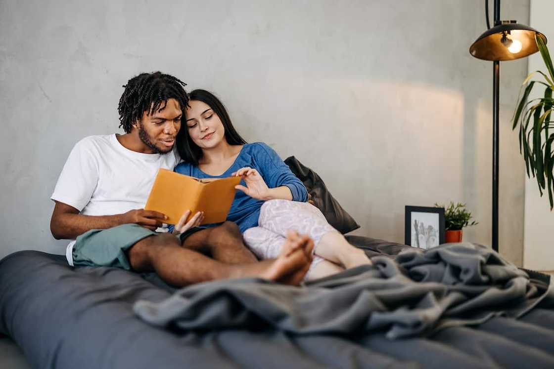 Bedtime tales for girlfriend Bedtime tales for girlfriend