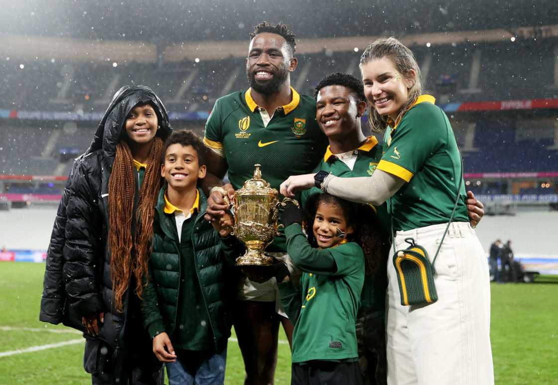 Rachel and Siya Kolisi were a family of four children including his siblings
