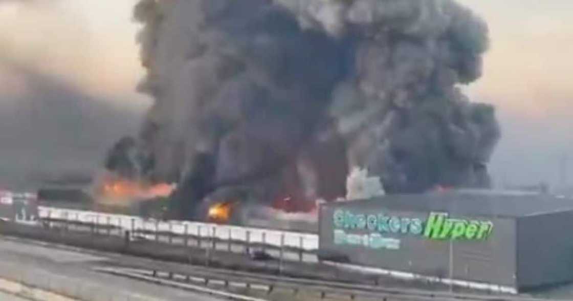 Pietermaritzburg, Brookside mall, reportedly on fire Pietermaritzburg, Brookside mall, reportedly on fire