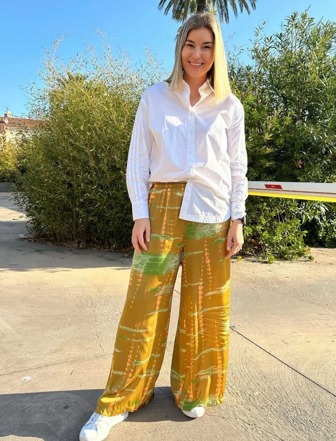 Rachel Kolisi left social media buzzing after she allegedly threw shade at Siya Kolisi. Rachel Kolisi left social media buzzing after she allegedly threw shade at Siya Kolisi.