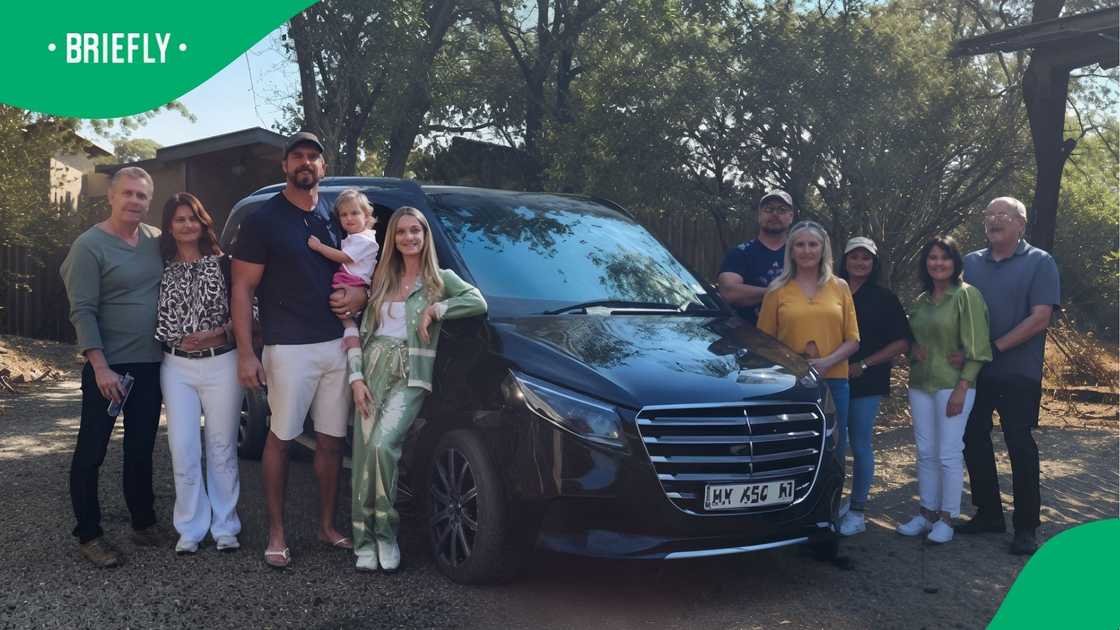 Eben Etzebeth shows off an expensive car on social media. Eben Etzebeth shows off an expensive car on social media.