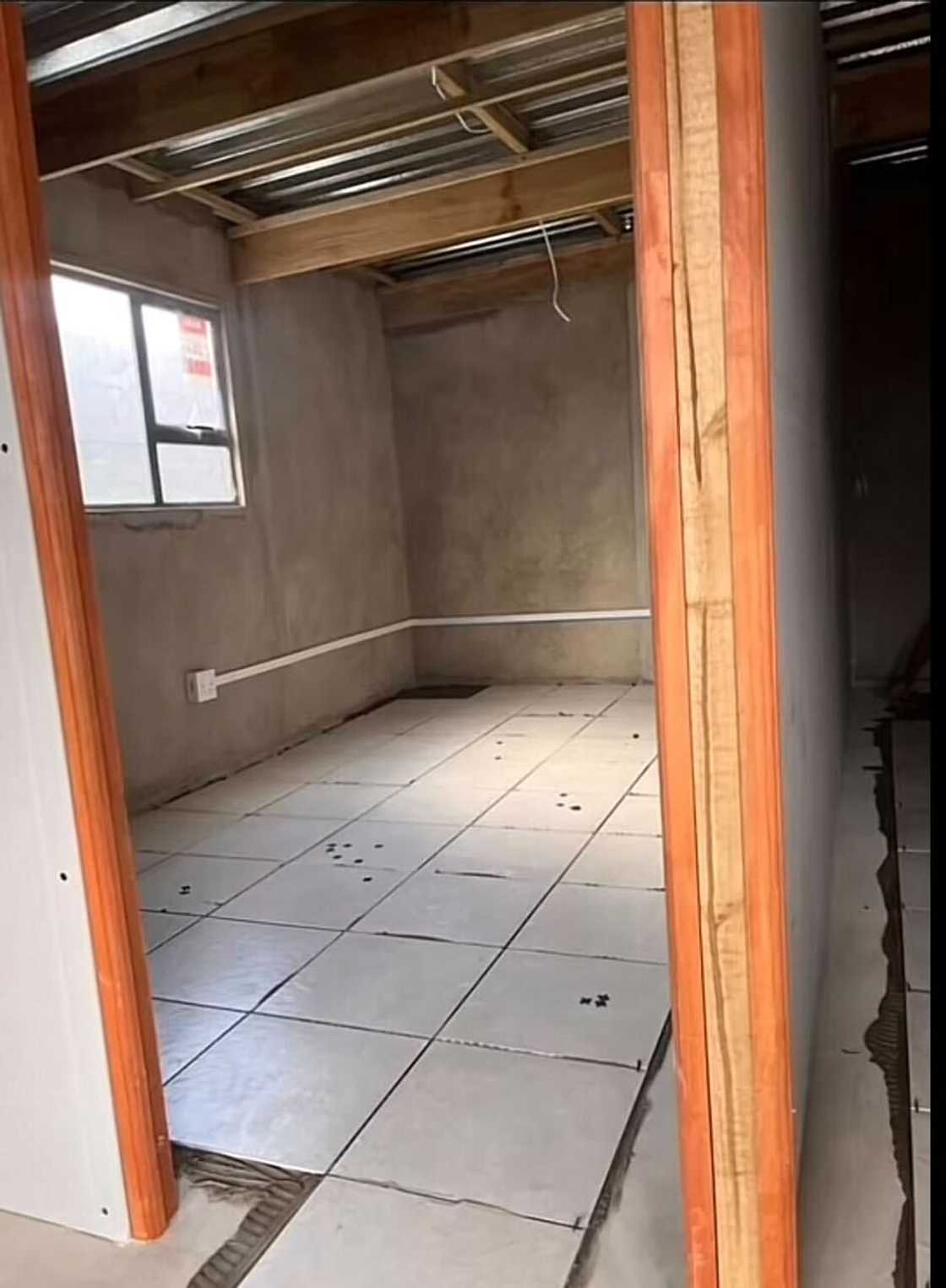 South Africans are raving about a house constructed from Vibracrete slabs that has wowed Mzansi. South Africans are raving about a house constructed from Vibracrete slabs that has wowed Mzansi.