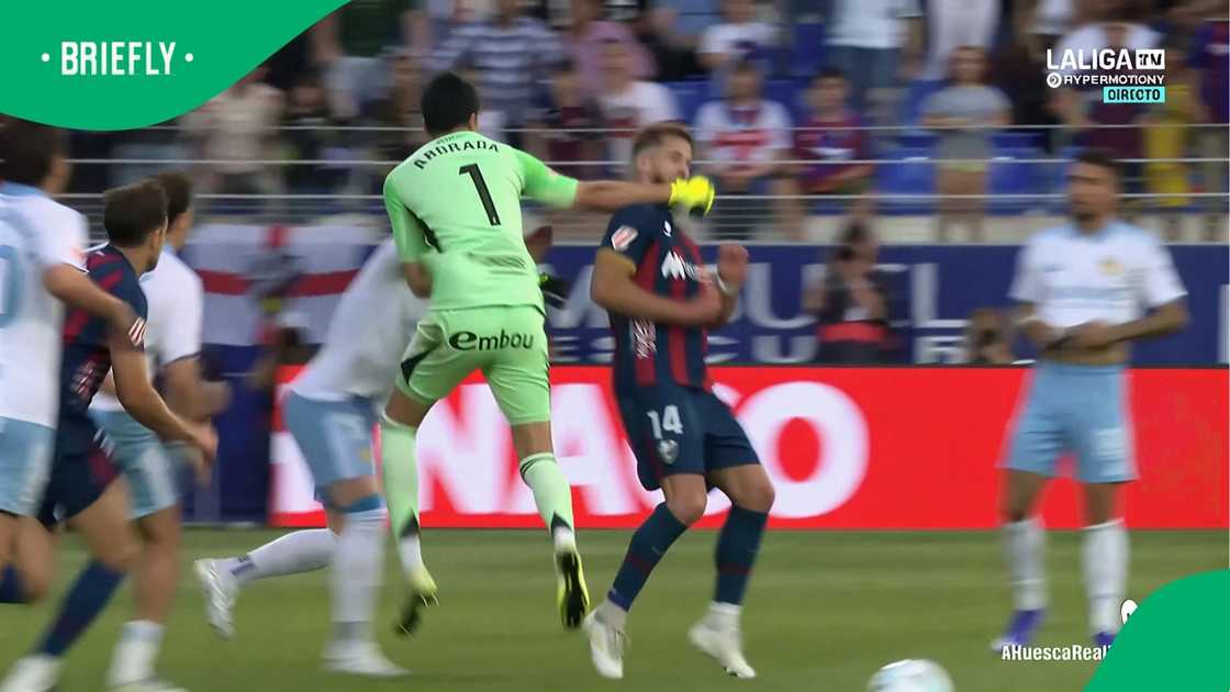 Image of Real Zaragoza teacher punching opponent