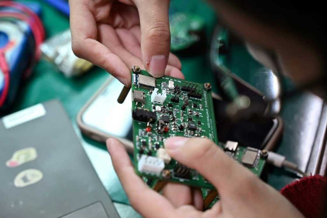 Vietnam's market for semiconductors, which are used in everything from smartphones to satellites, is expected to grow at 6.5 percent a year Vietnam's market for semiconductors, which are used in everything from smartphones to satellites, is expected to grow at 6.5 percent a year