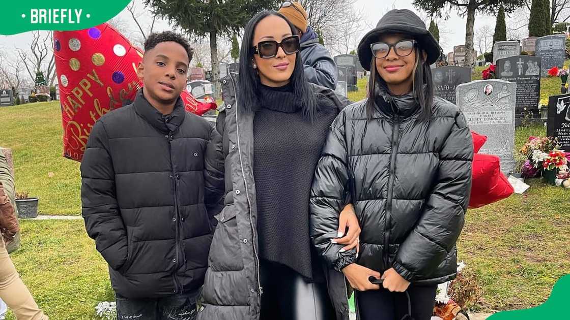 Z’riyah and Emmanuel Simmons and their mother Yadira Borrego Z’riyah and Emmanuel Simmons and their mother Yadira Borrego