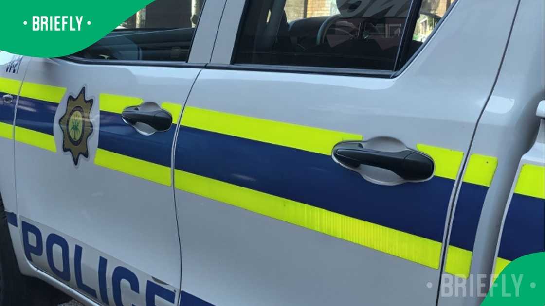 4 Killed and 4 others injured at KZN tavern, including 2 off-duty cops 4 Killed and 4 others injured at KZN tavern, including 2 off-duty cops