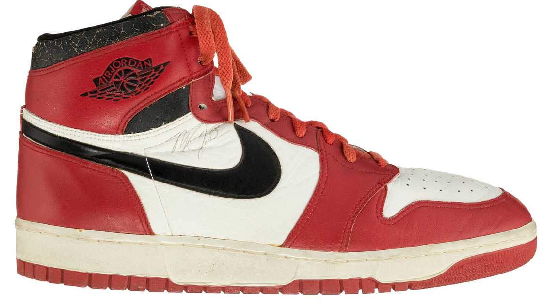 Game-Worn Air Jordan 1 With Dunk Sole Game-Worn Air Jordan 1 With Dunk Sole