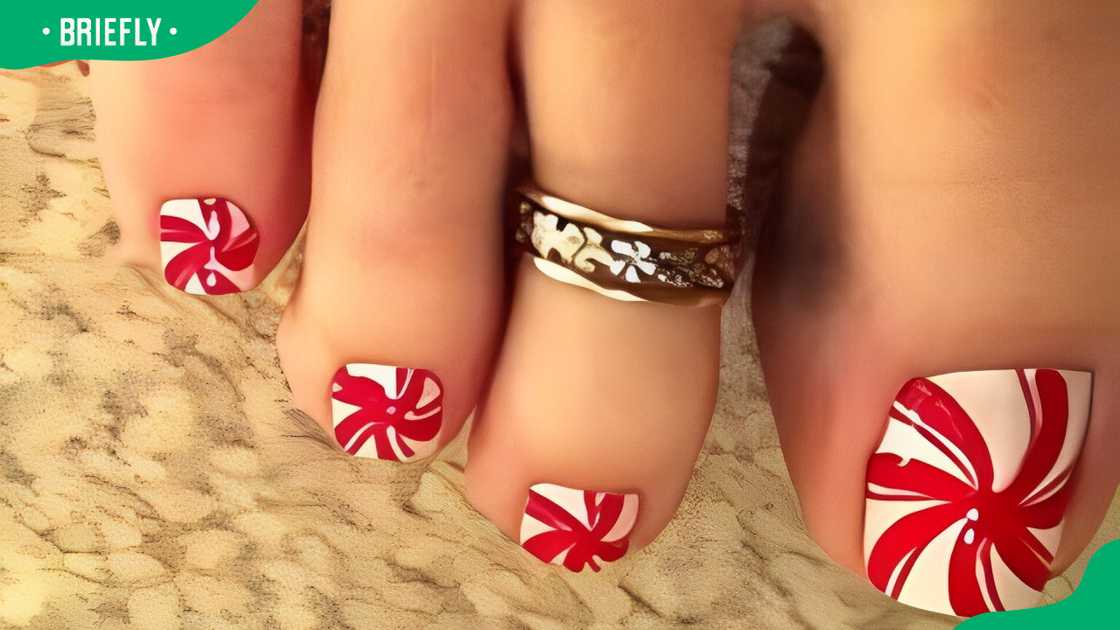 Candy Crush summer toenail