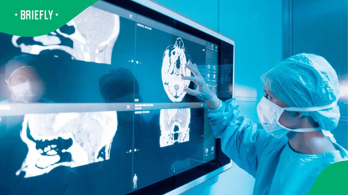 A neurosurgeon was captured at work A neurosurgeon was captured at work