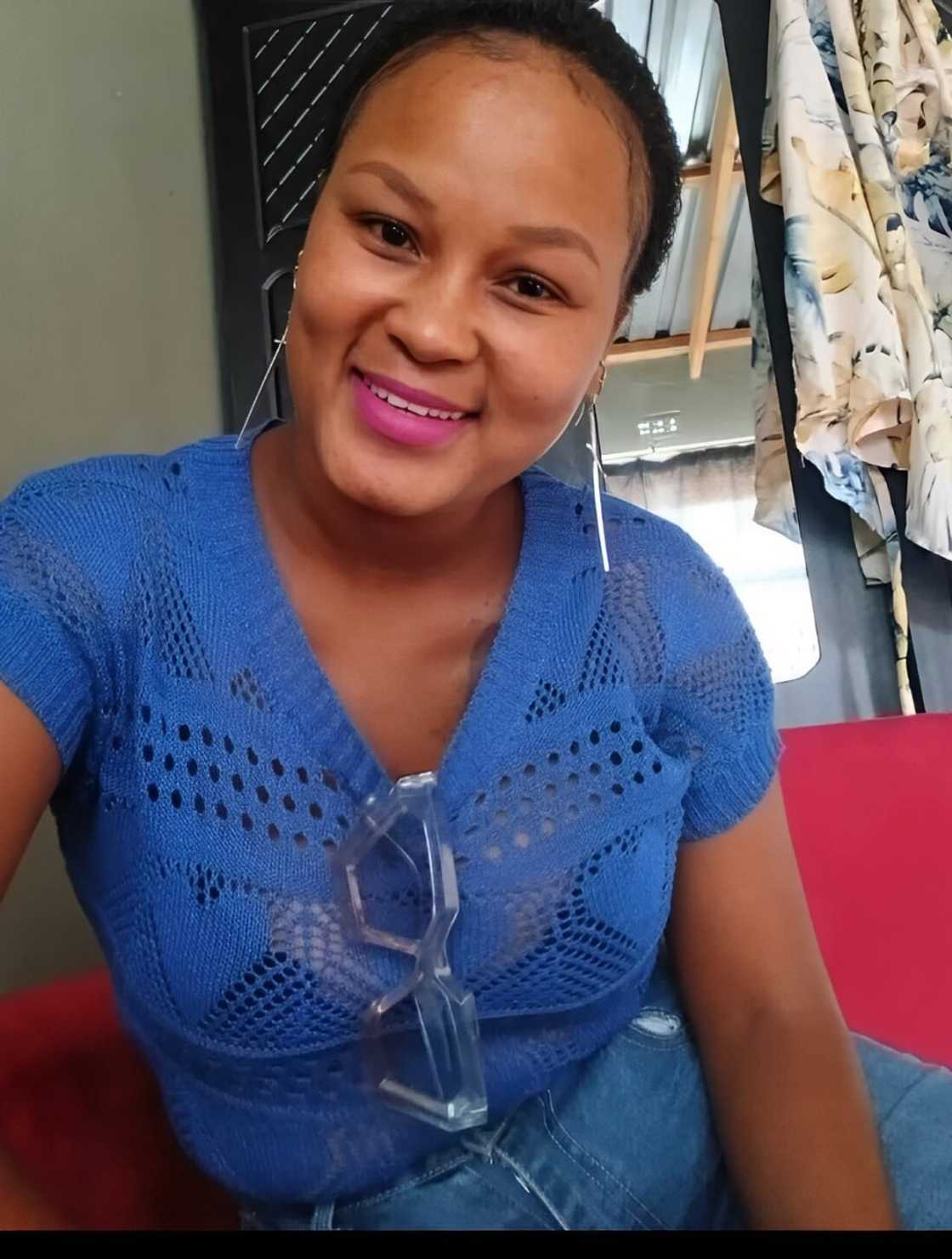 A lady dragged a local restaurant after waiting for more than two hours in a TikTok video. A lady dragged a local restaurant after waiting for more than two hours in a TikTok video.