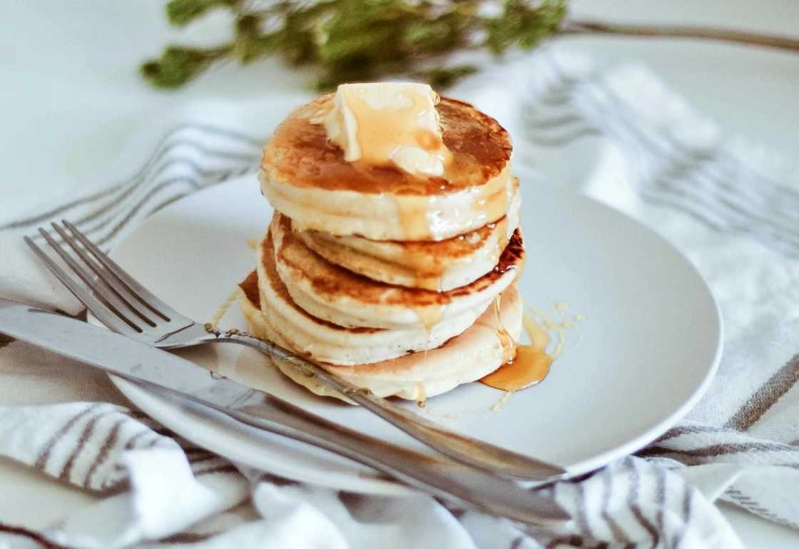 Vinnige plaatkoekies resep sonder eiers maklik, sonder eiers, sonder melk Vinnige plaatkoekies resep sonder eiers maklik, sonder eiers, sonder melk