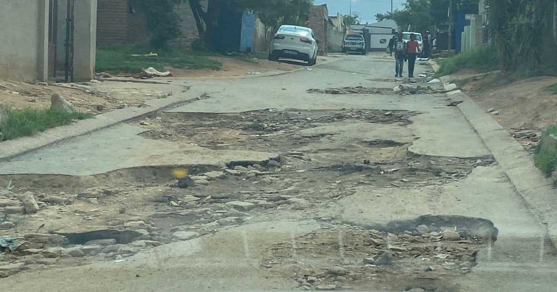 Potholes, Sandton, Johannesburg, Gauteng, South Africa, can't drive, road, street, viral image, trending news Potholes, Sandton, Johannesburg, Gauteng, South Africa, can't drive, road, street, viral image, trending news