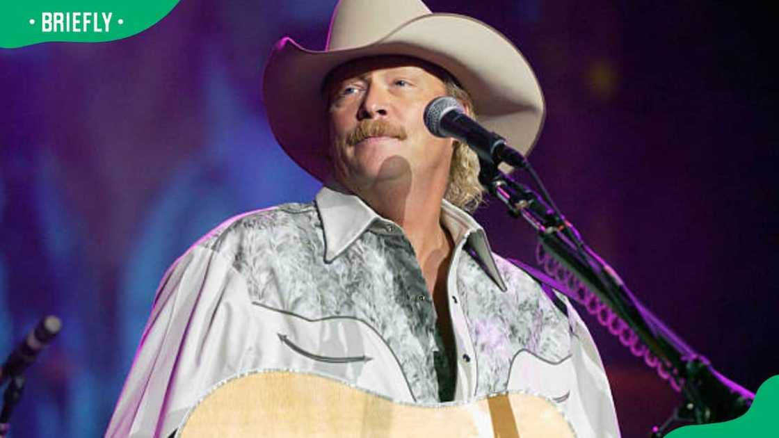 Alan Jackson performs in Mountain View