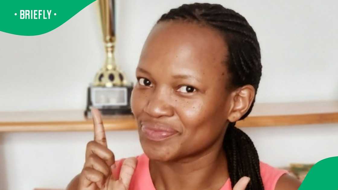 Boni Xaba presents salary of a teacher in China