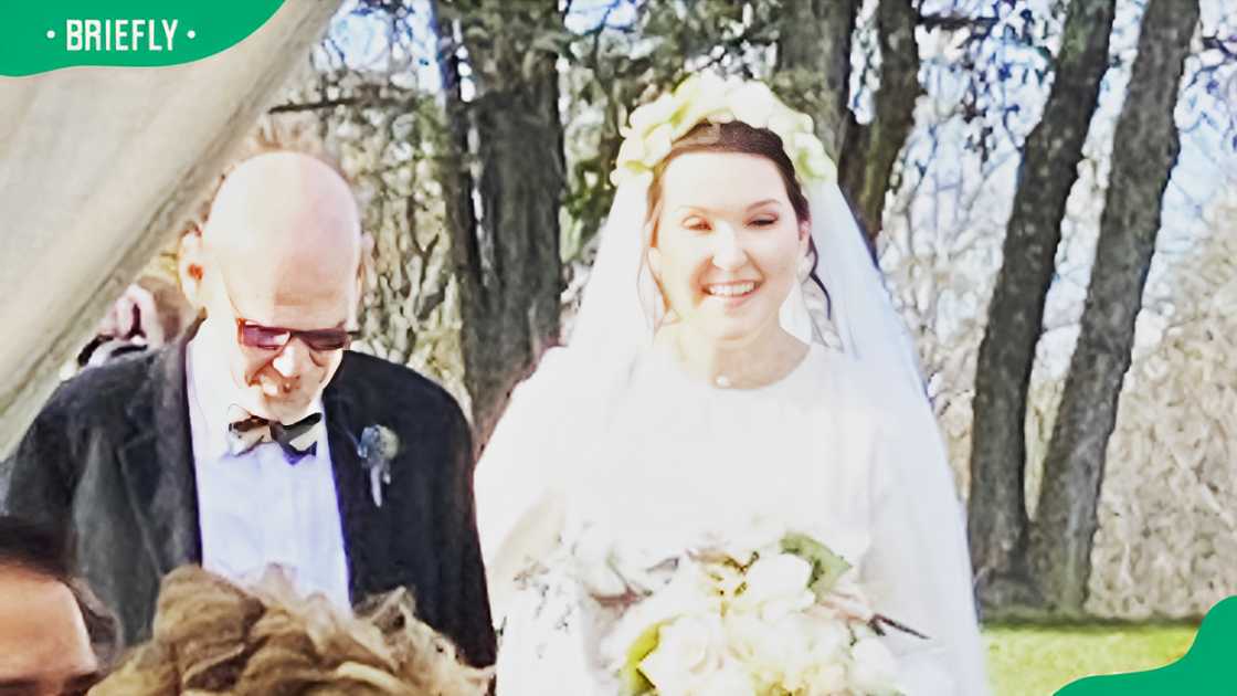 Carville walking his daughter Matalin Mary “Matty” Carville down the aisle