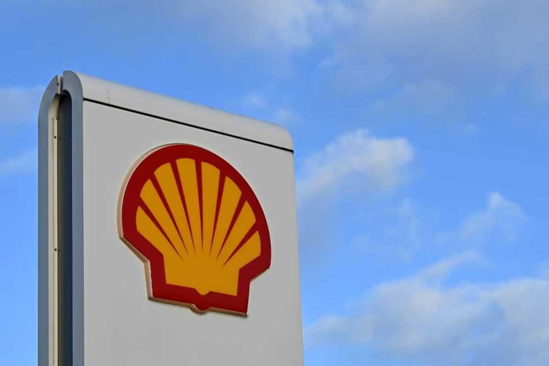 Shell's earnings fell as gas prices dropped Shell's earnings fell as gas prices dropped