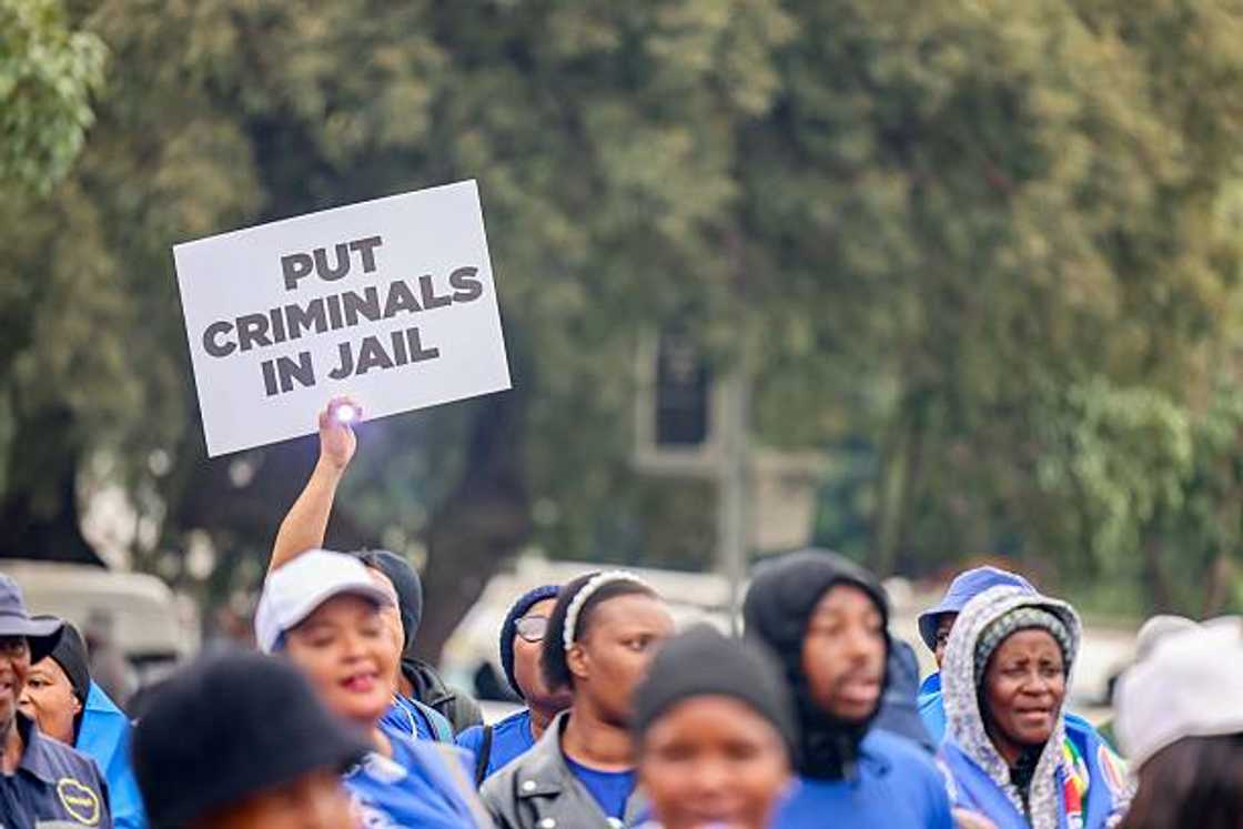 Supporters of the DA at the unveiling of a major announcement to ramp up fight against corruption and the killing of whistleblowers. Supporters of the DA at the unveiling of a major announcement to ramp up fight against corruption and the killing of whistleblowers.