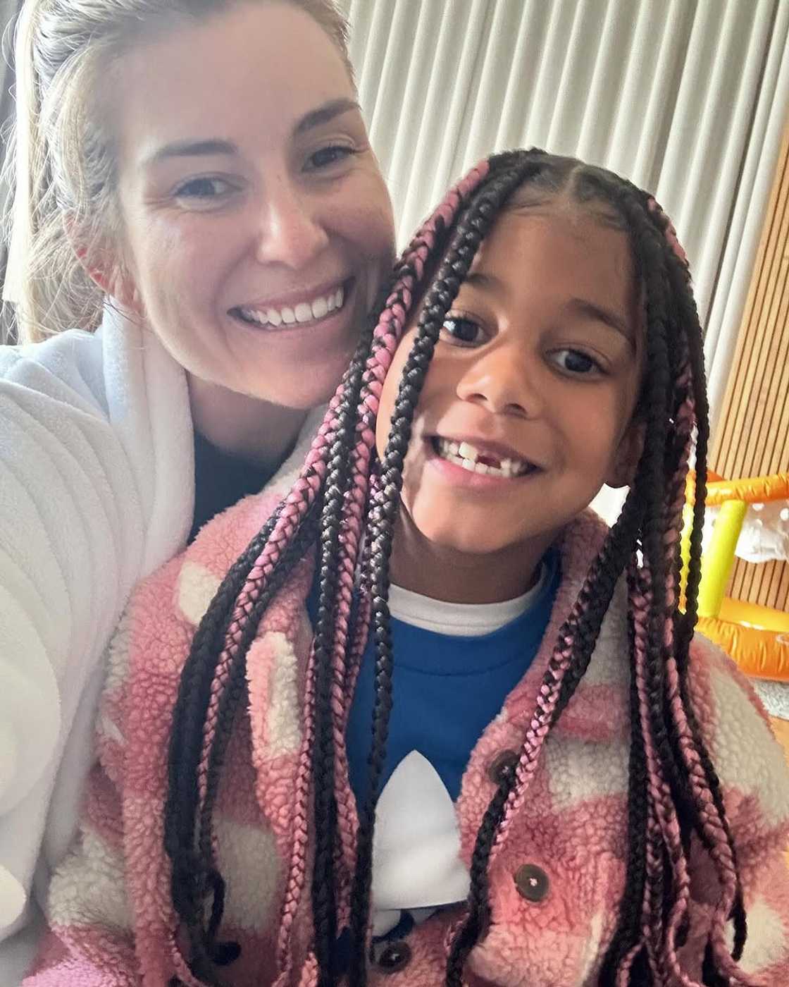 Rachel and Keziah Kolisi posing for a photo.