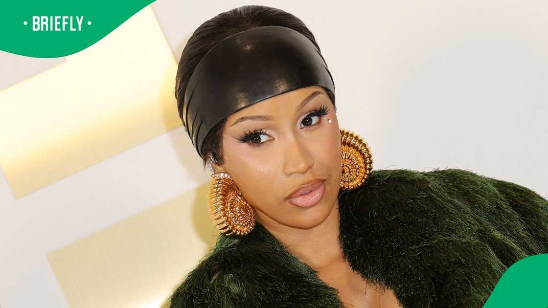 Cardi B appears botched in new pics Cardi B appears botched in new pics