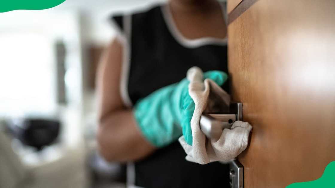 The average domestic worker’s salary wage per day The average domestic worker’s salary wage per day