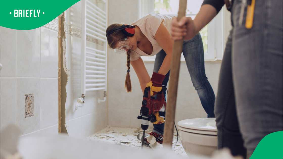 Woman’s fixer upper home tour and friends’ shocked reactions go viral in SA