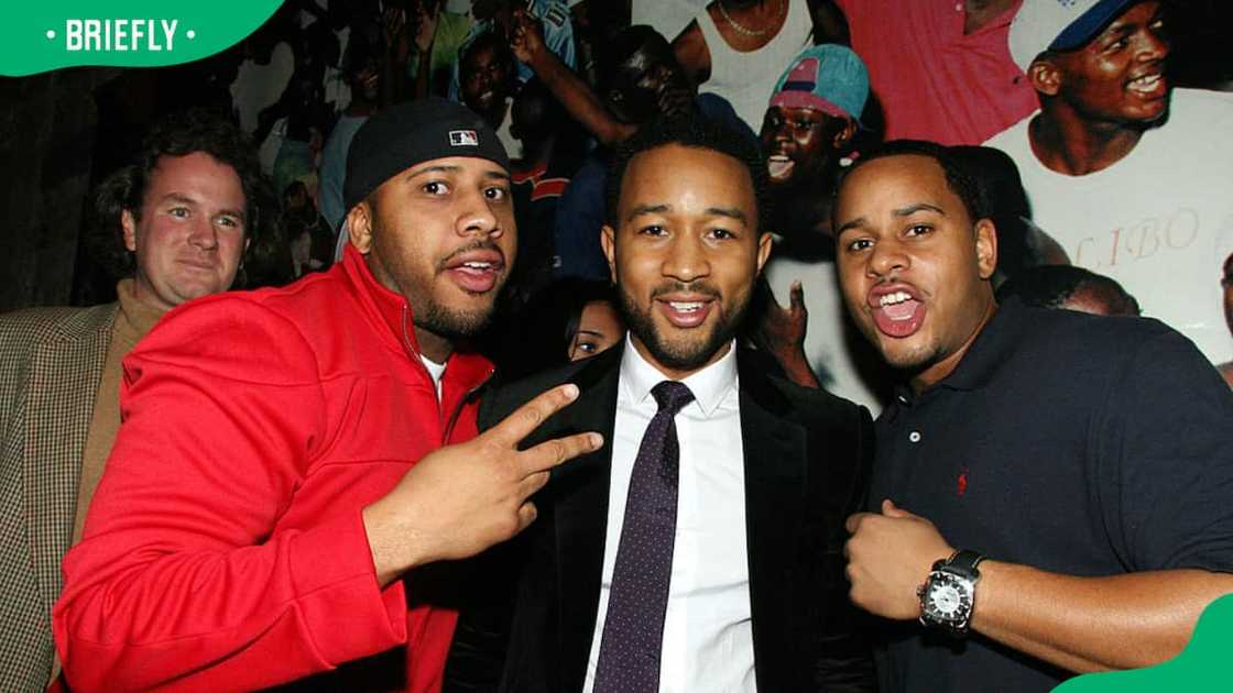 Does John Legend have a sisters? Does John Legend have a sisters?