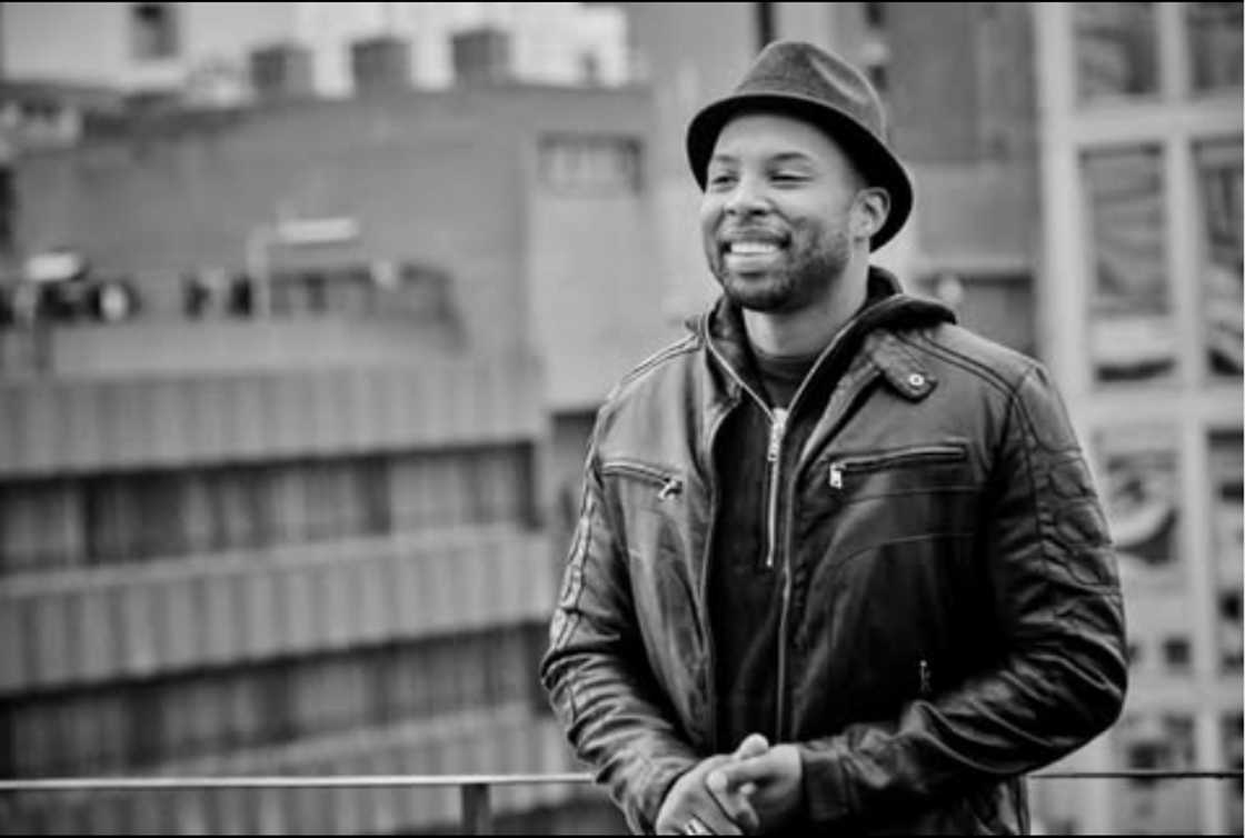 Sizwe Dhlomo gushes over Kelly Rowland Sizwe Dhlomo gushes over Kelly Rowland