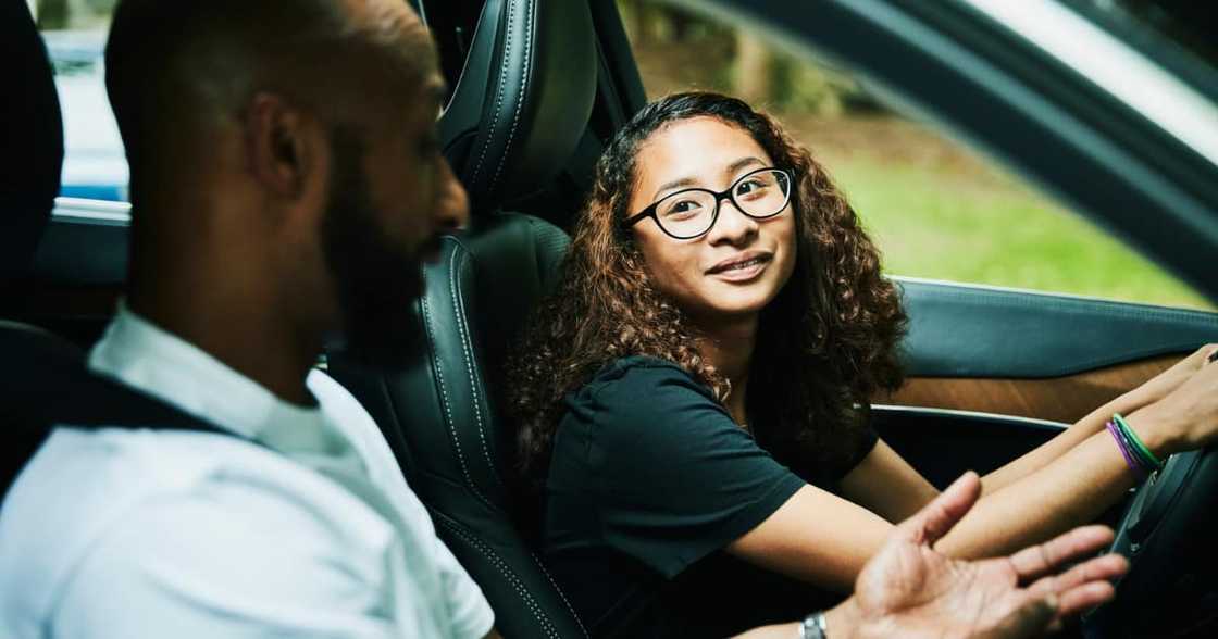 The kind man went above and beyond for someone he didn't know. The kind man went above and beyond for someone he didn't know.