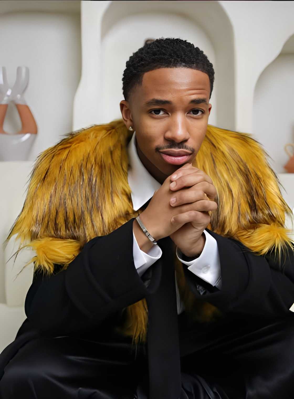Netizens reacted to Lasizwe's video.