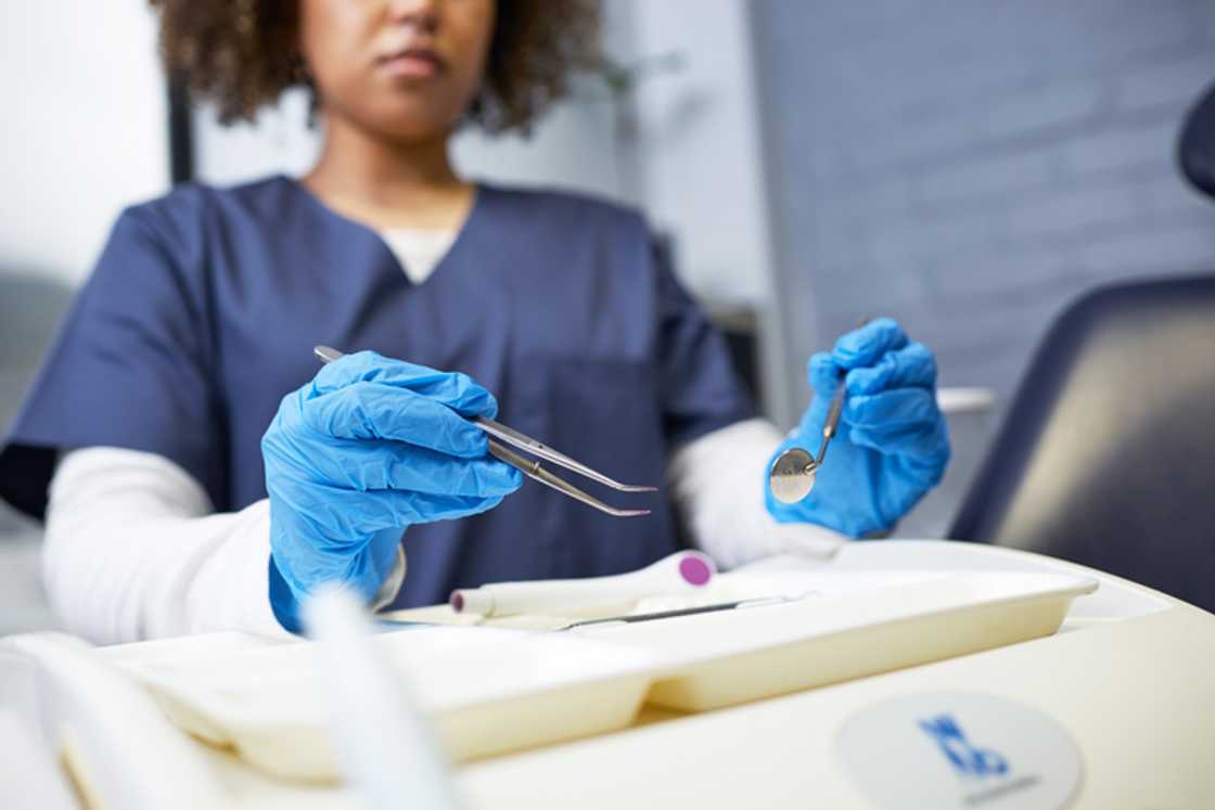 A woman showcased the payslip of a community service dentist in South Africa, leaving Mzansi amazed. A woman showcased the payslip of a community service dentist in South Africa, leaving Mzansi amazed.