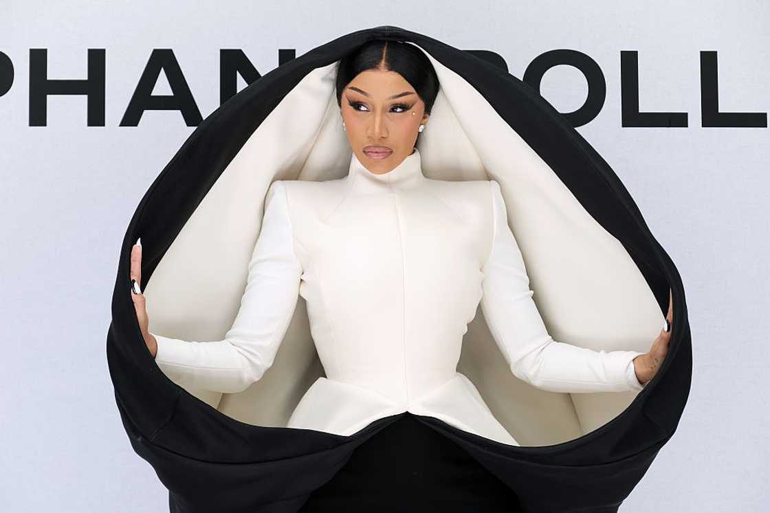Cardi B threw shade at Nicki Minaj. Cardi B threw shade at Nicki Minaj.